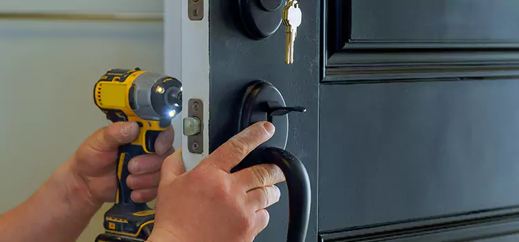 Commercial Door Lock Installation South Gate